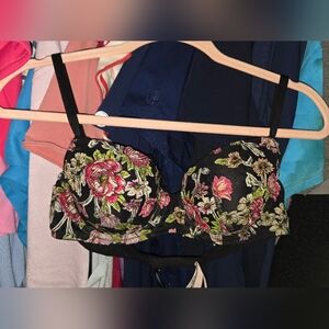 Victoria's Secret Dream Angels Lined Demi w/Floral Embroidery